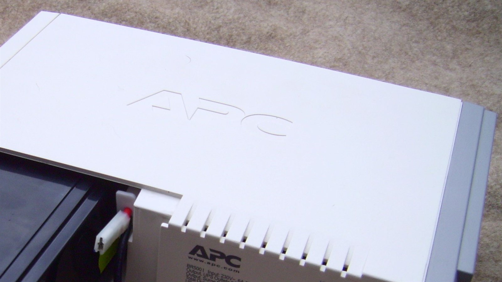 APC UPS uninterruptible power supply