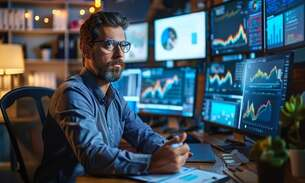 Data-rich multi-screen trading workstation