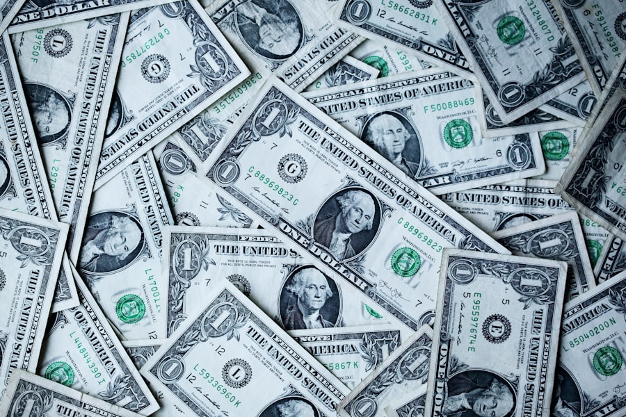 Currency markets — banknotes and FX trading